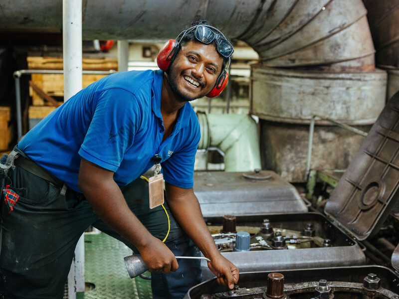 Willemstad, Curacao ::  Sanu Matthews (India) works in the engin
